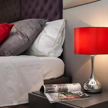 Attrezzato Ed Elegante Al Colosseo