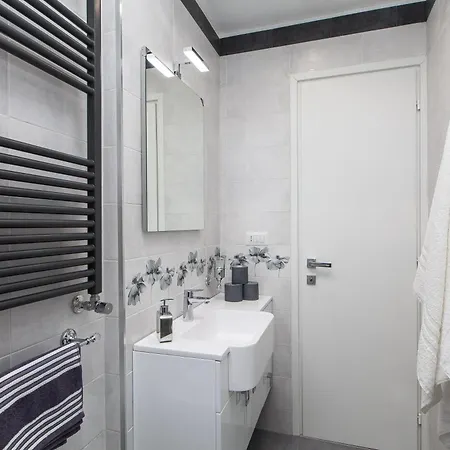 Apartment Attrezzato Ed Elegante Al Colosseo