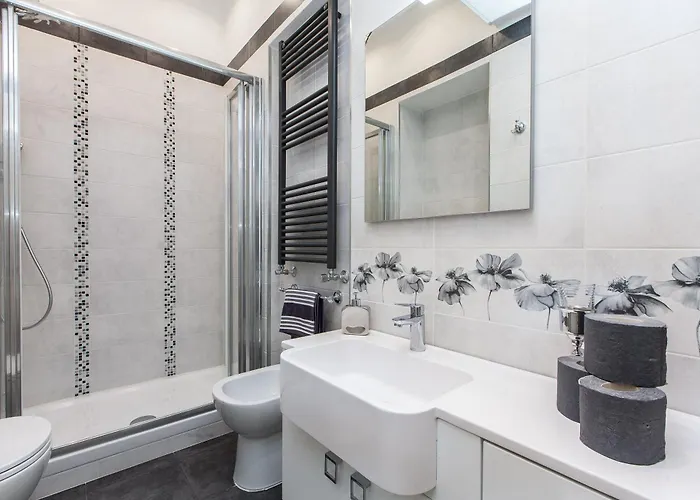 Attrezzato Ed Elegante Al Colosseo * Roma